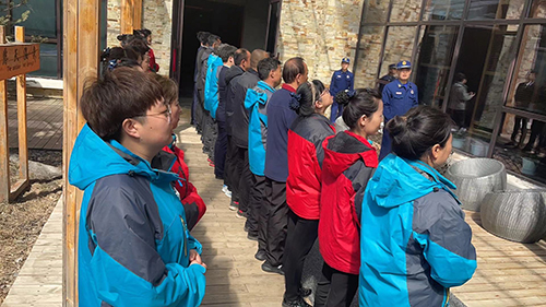 優(yōu)化旅游環(huán)境 強化服務意識